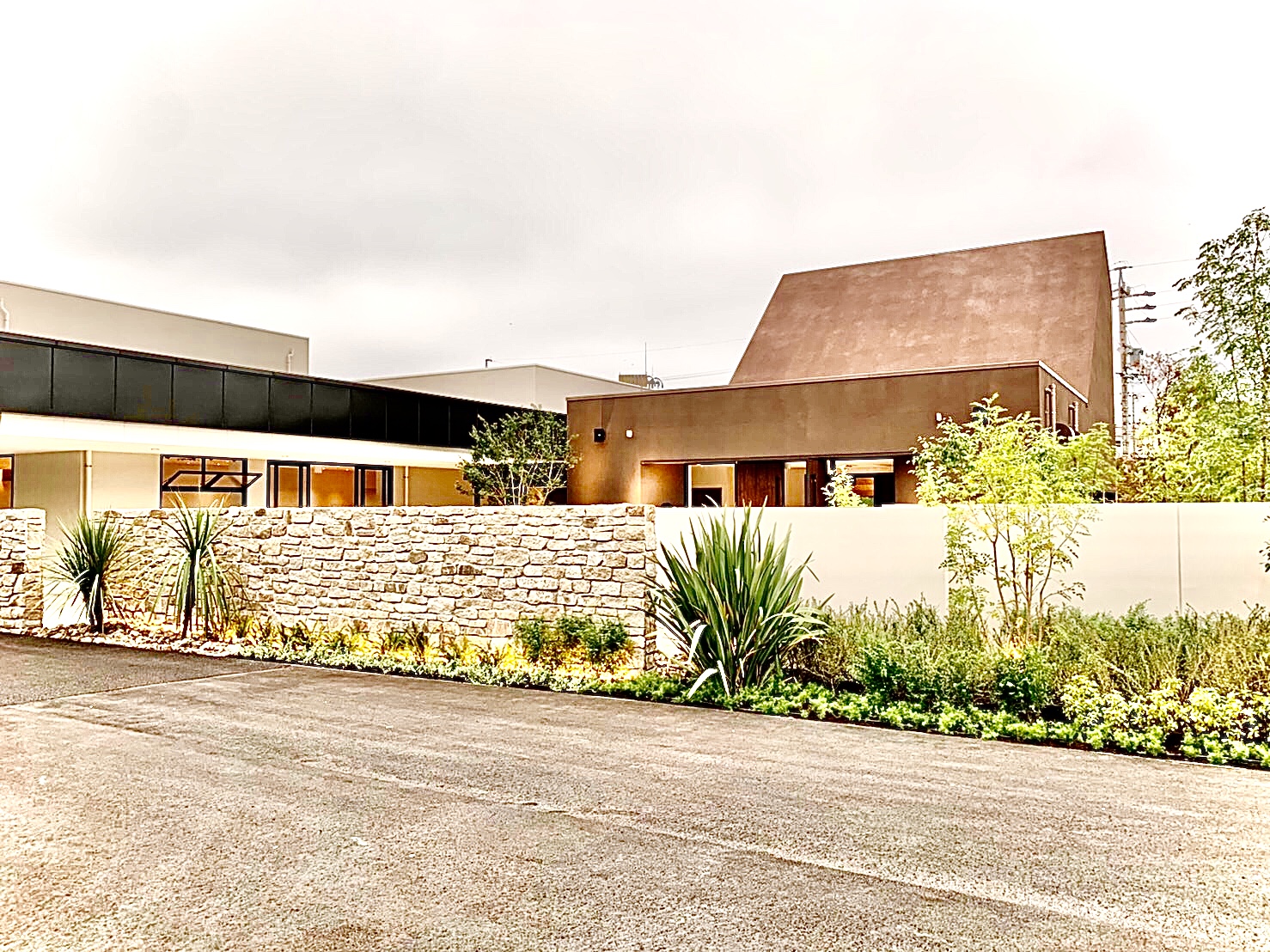 8月オープン予定のウェディング会場 完成間近です アゴラ デザインプロデュース